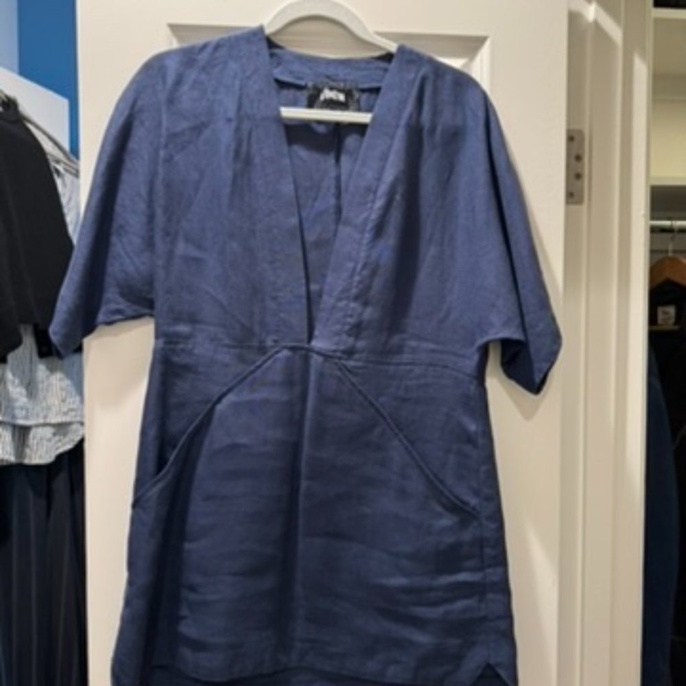 reformation azura linen mini dress, deep v front, blue with pockets [size small]
